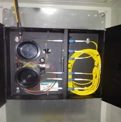 Gabinete con fibra óptica